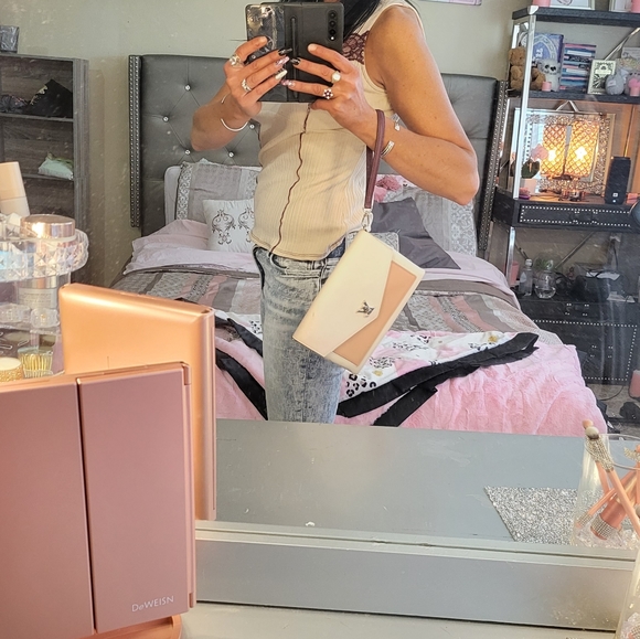 LOUIS VUITTON Pochette Rose Quartz Lockme ♡ - Picture 2 of 10